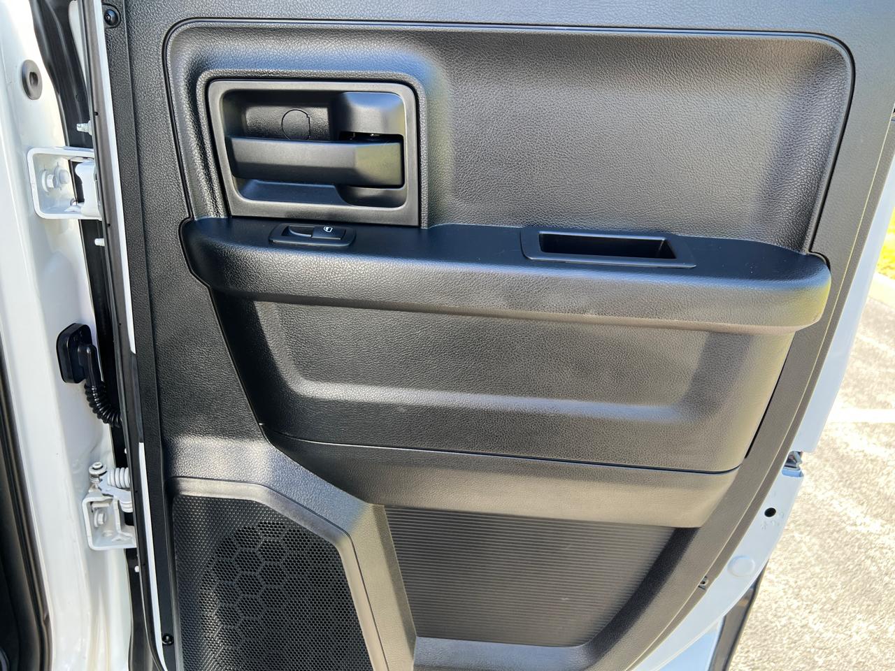 RAM 1500 Express 4x4 Quad Cab 6'4" Box 2017
