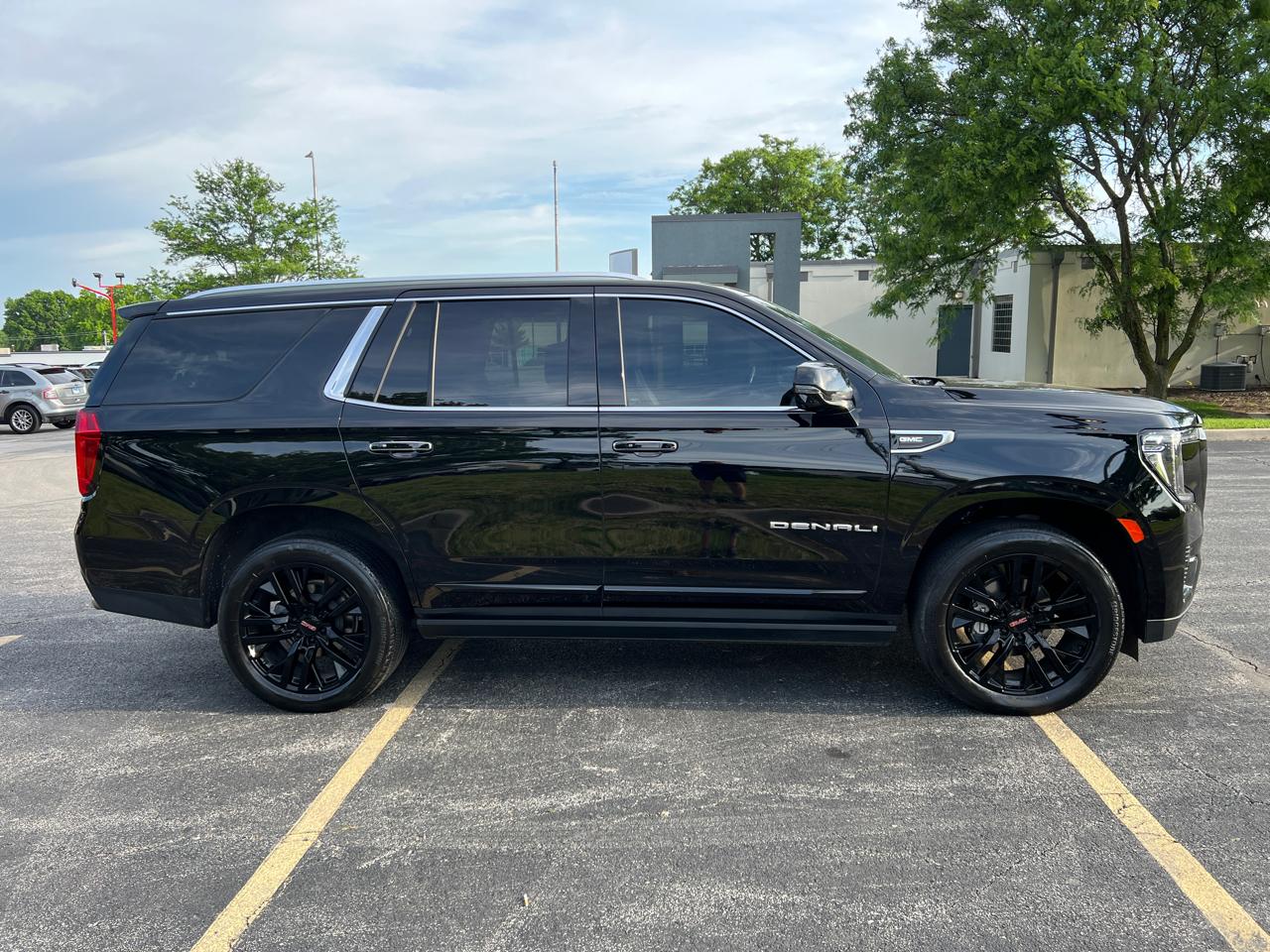 GMC Yukon 4WD 4dr Denali 2022