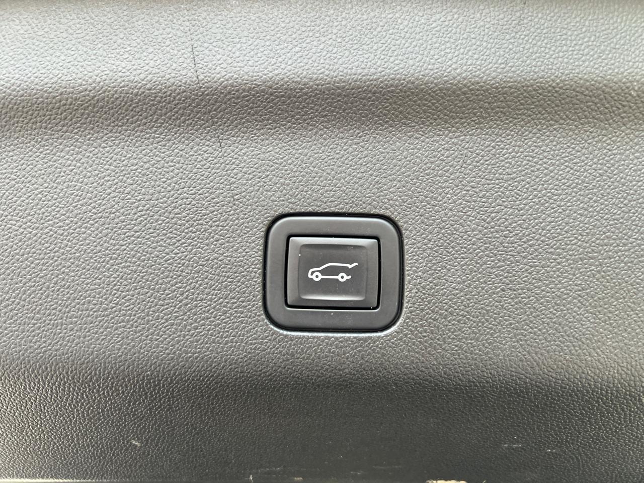 GMC Yukon 4WD 4dr Denali 2022