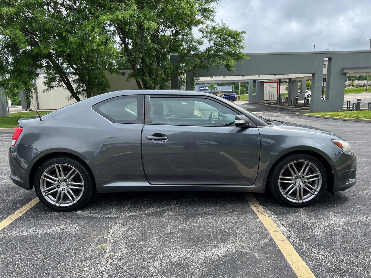 Scion tC 2dr HB Auto (Natl) 2011