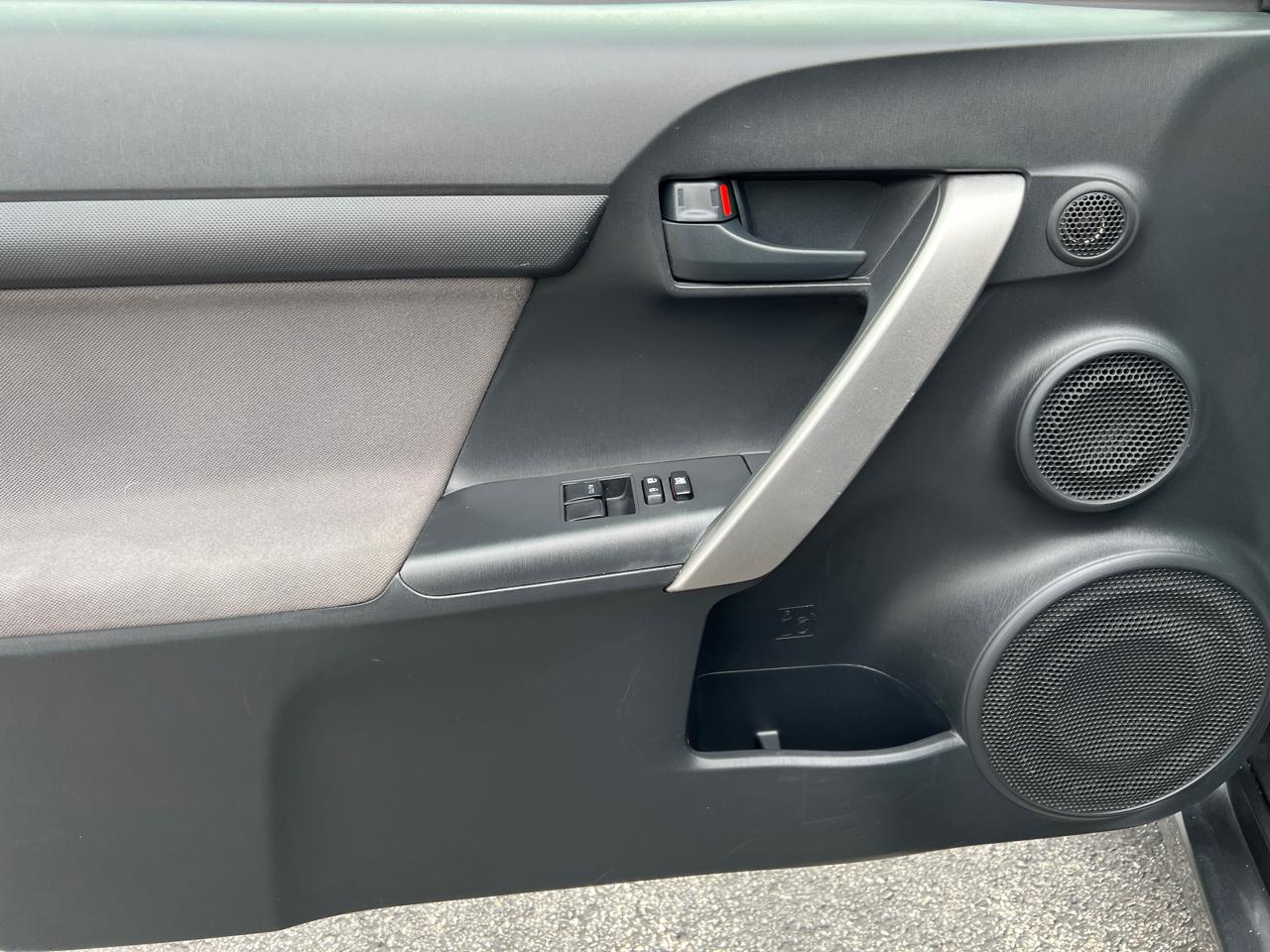 Scion tC 2dr HB Auto (Natl) 2011
