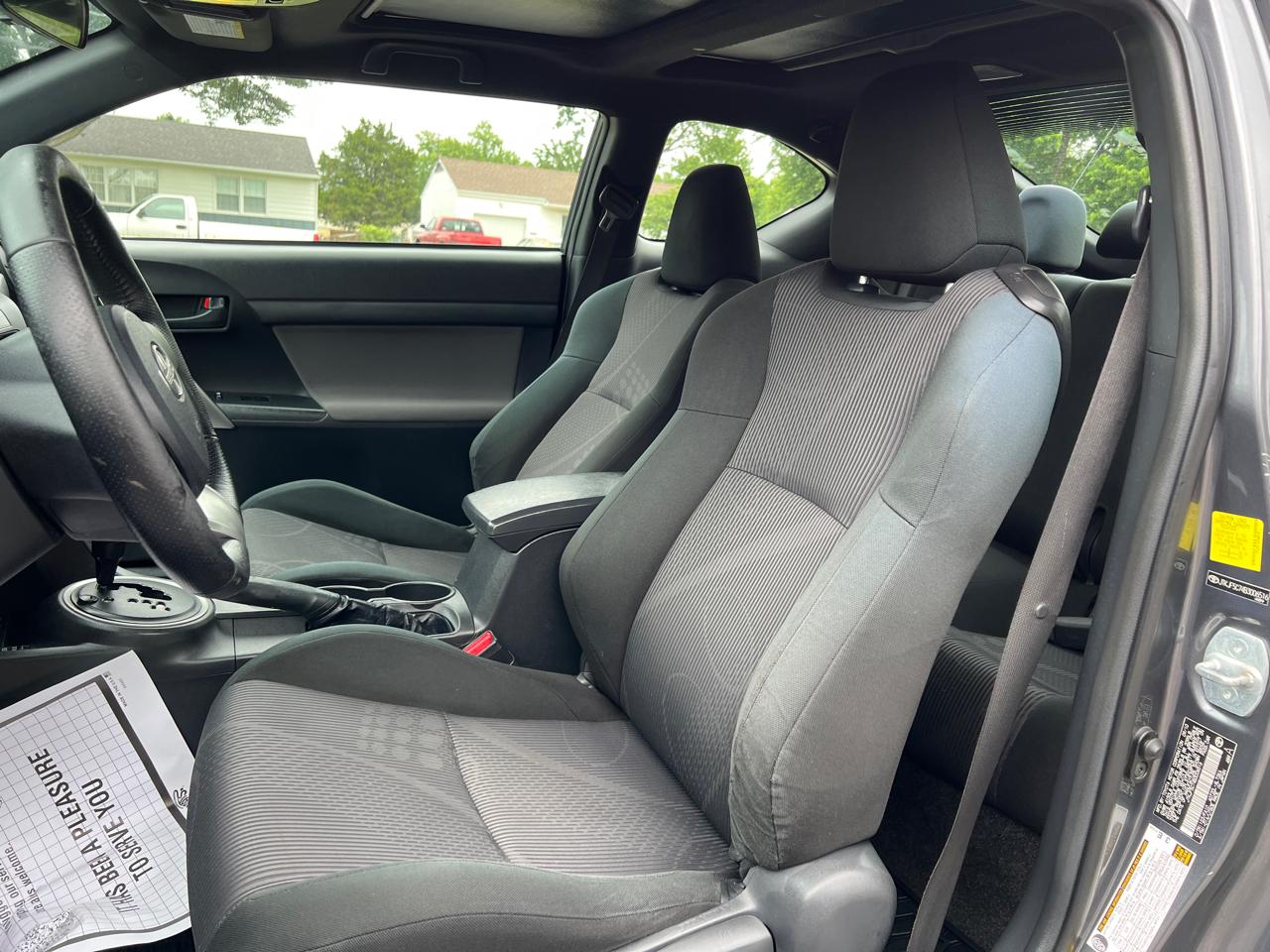 Scion tC 2dr HB Auto (Natl) 2011