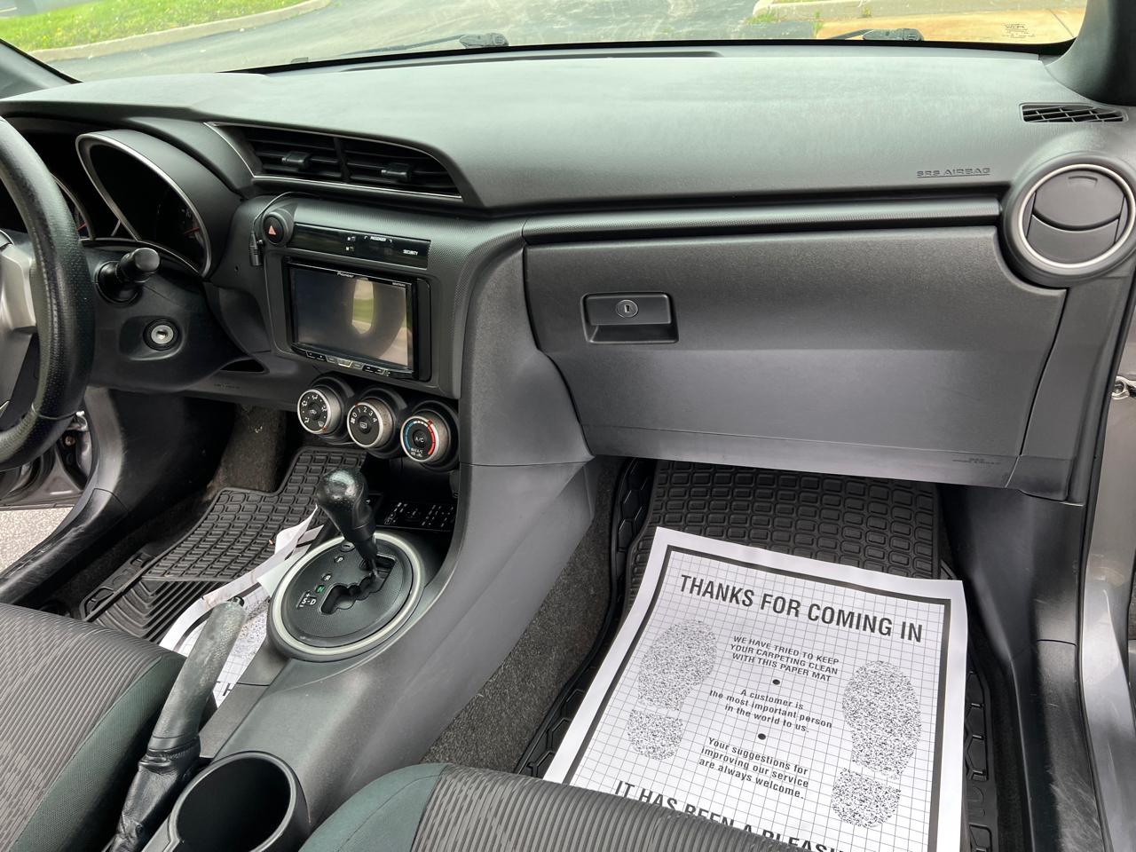 Scion tC 2dr HB Auto (Natl) 2011