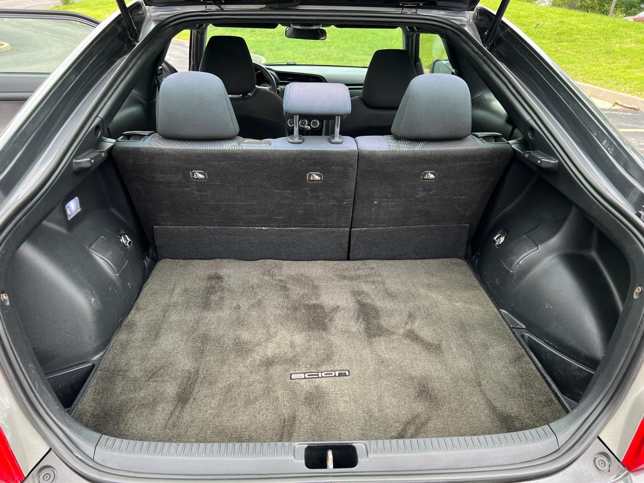 Scion tC 2dr HB Auto (Natl) 2011