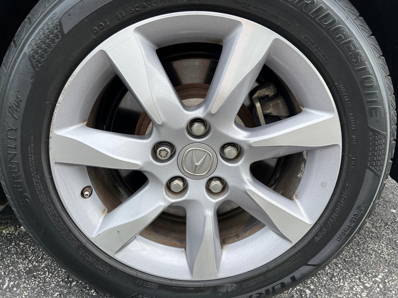 Acura TL 4dr Sdn Auto 2WD 2013