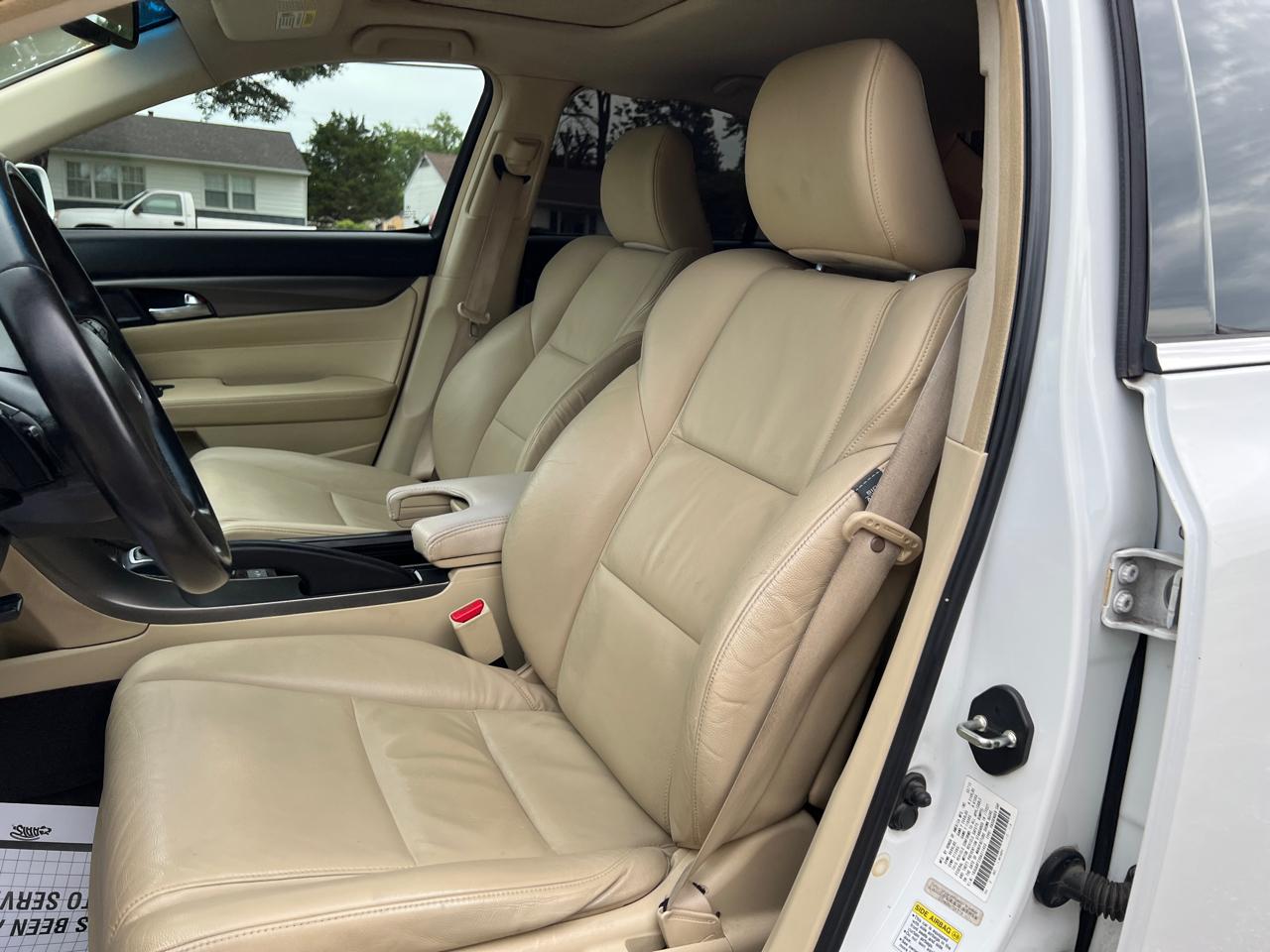 Acura TL 4dr Sdn Auto 2WD 2013