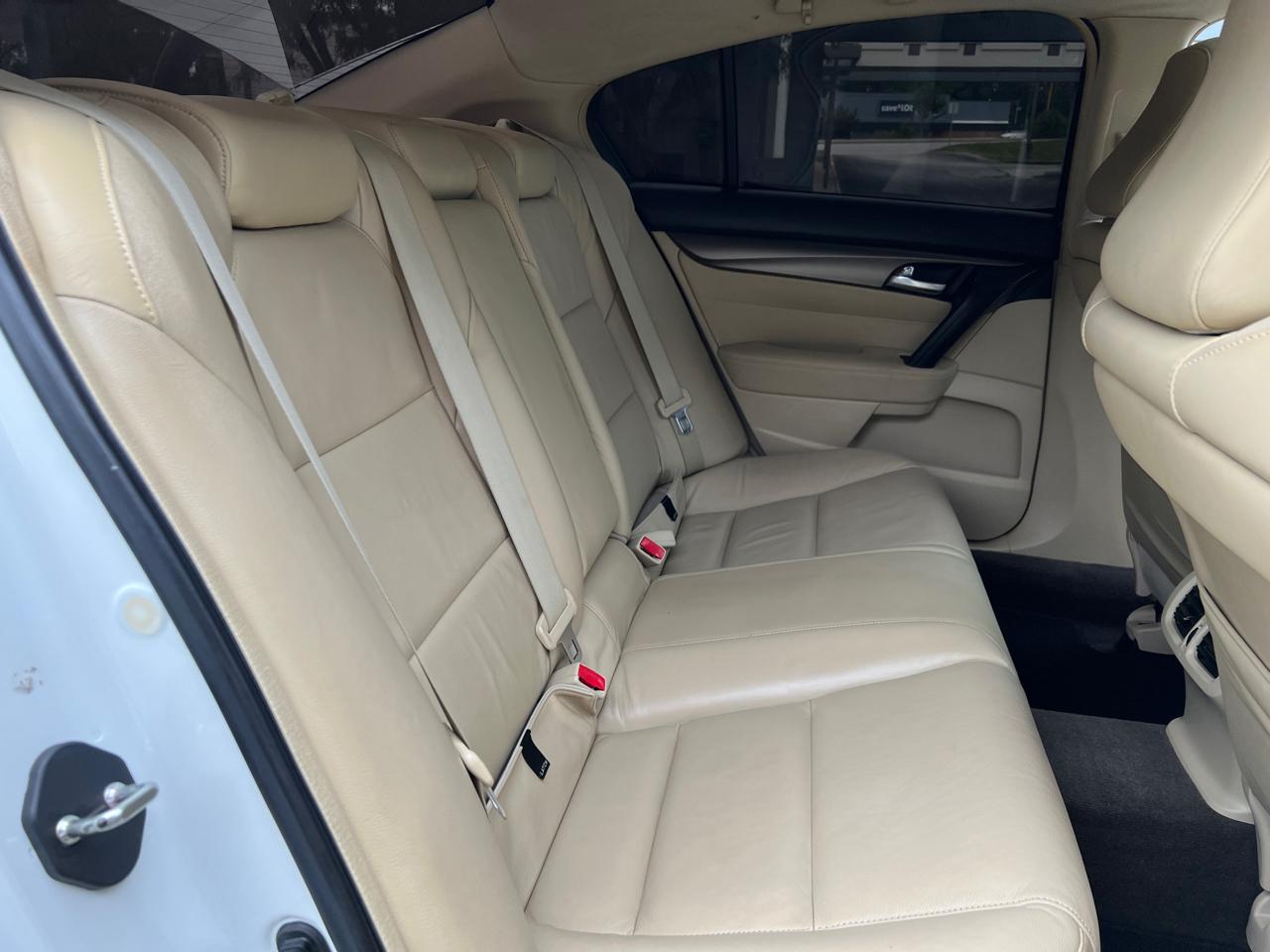 Acura TL 4dr Sdn Auto 2WD 2013