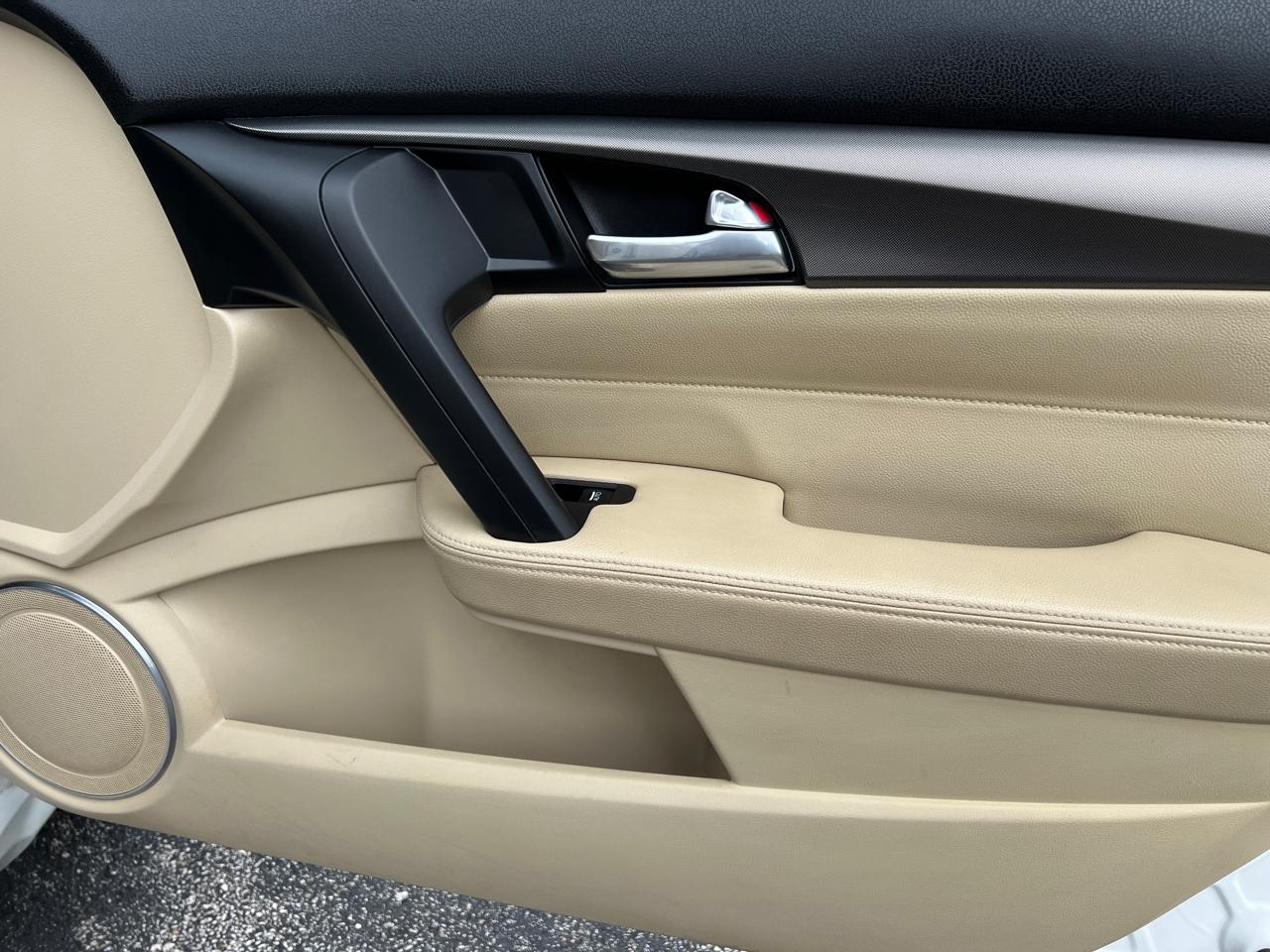 Acura TL 4dr Sdn Auto 2WD 2013