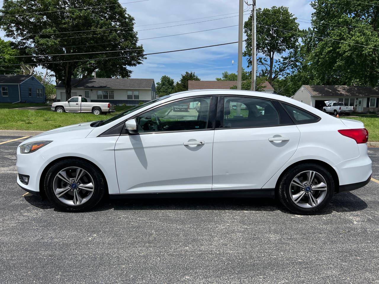 Ford Focus SE Sedan 2017