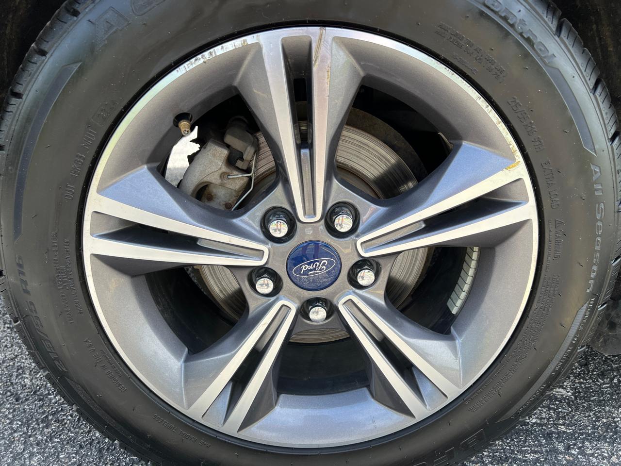 Ford Focus SE Sedan 2017