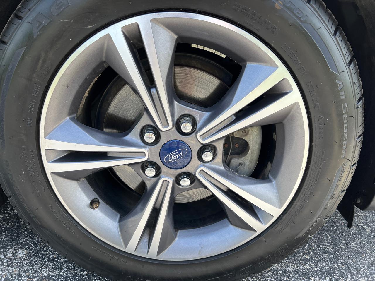 Ford Focus SE Sedan 2017