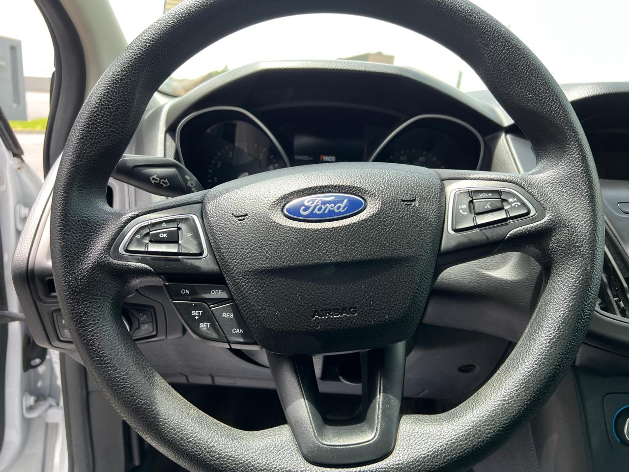 Ford Focus SE Sedan 2017