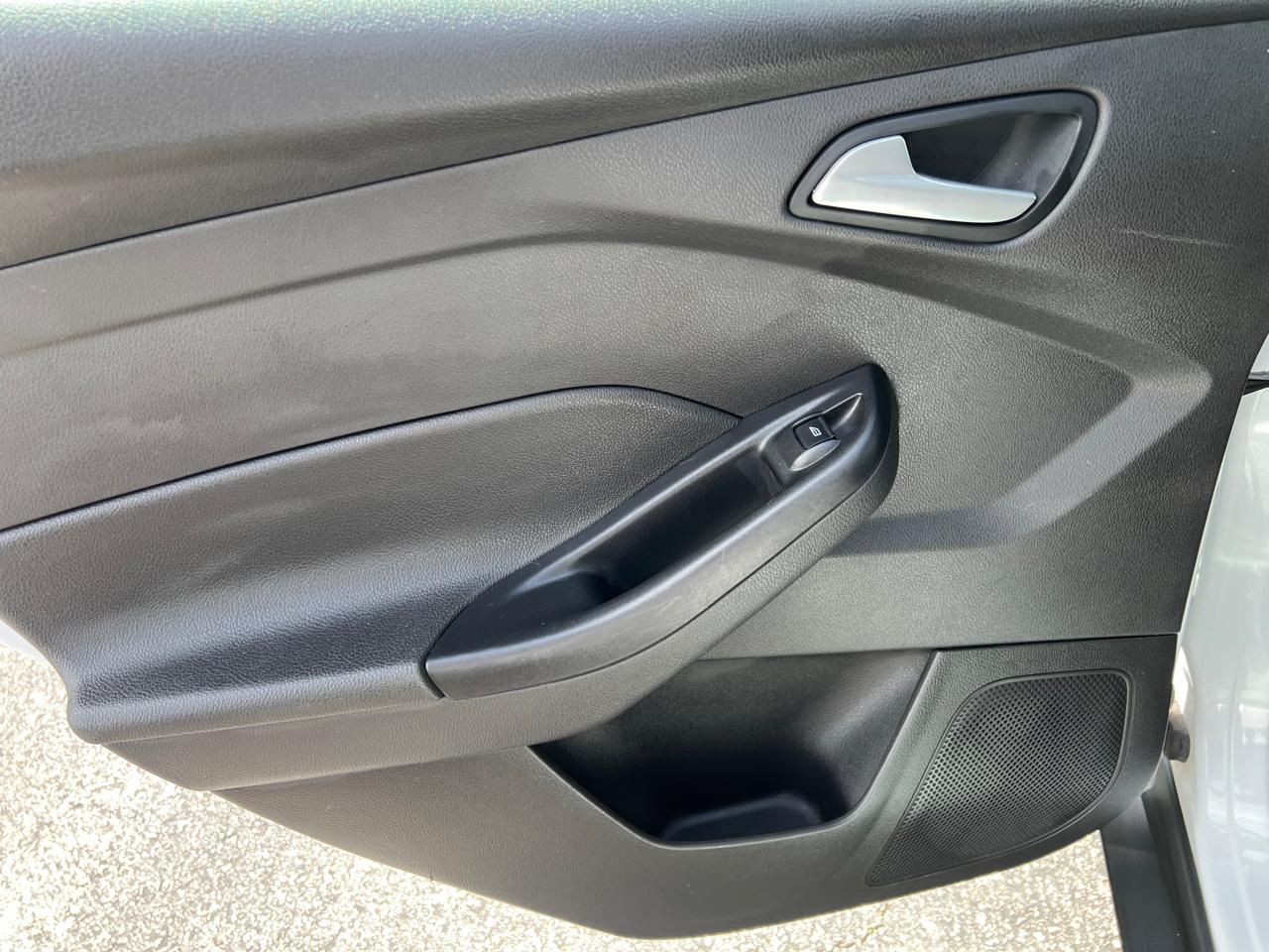 Ford Focus SE Sedan 2017
