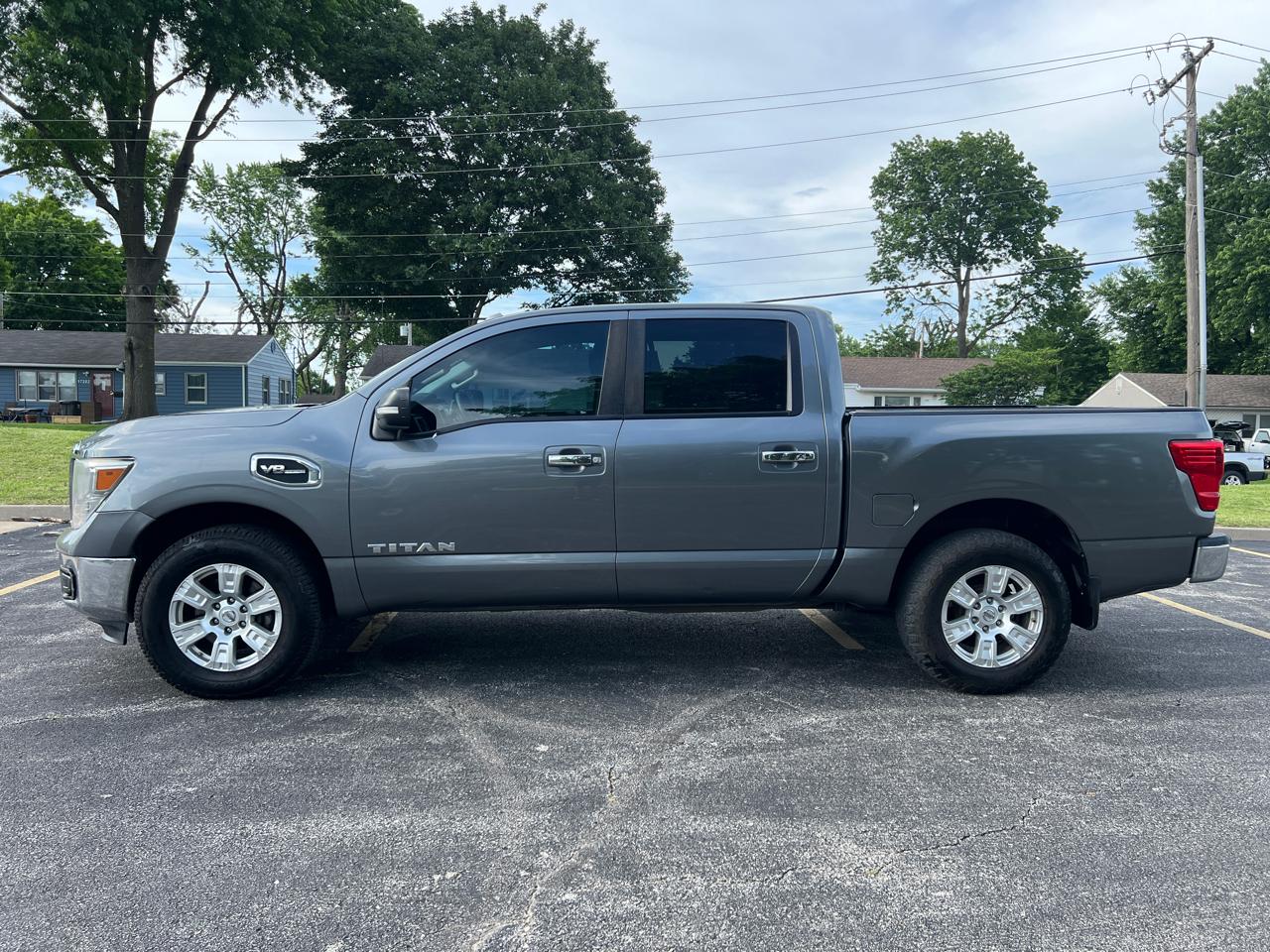 Nissan Titan 4x4 Crew Cab SV 2017