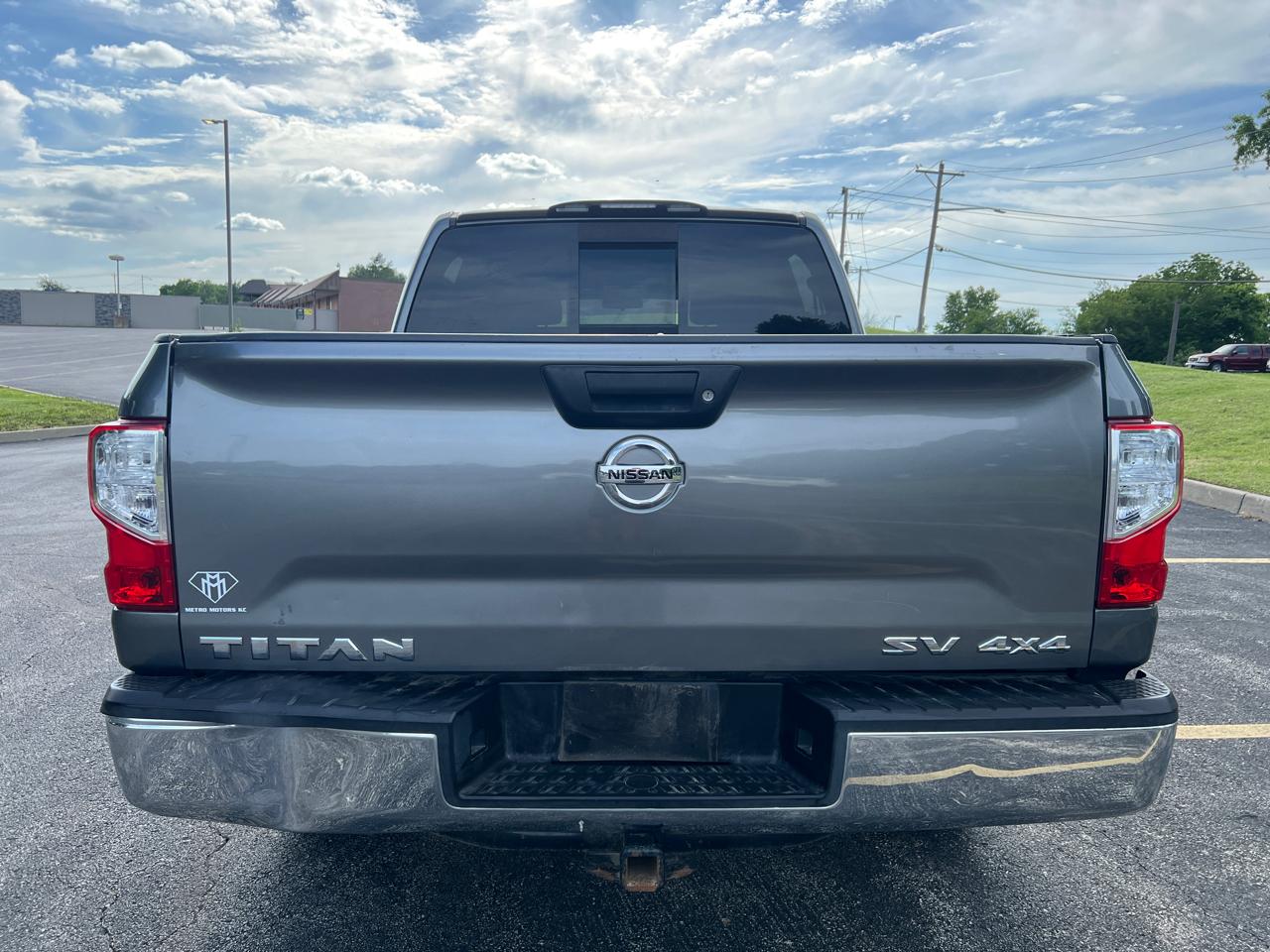 Nissan Titan 4x4 Crew Cab SV 2017