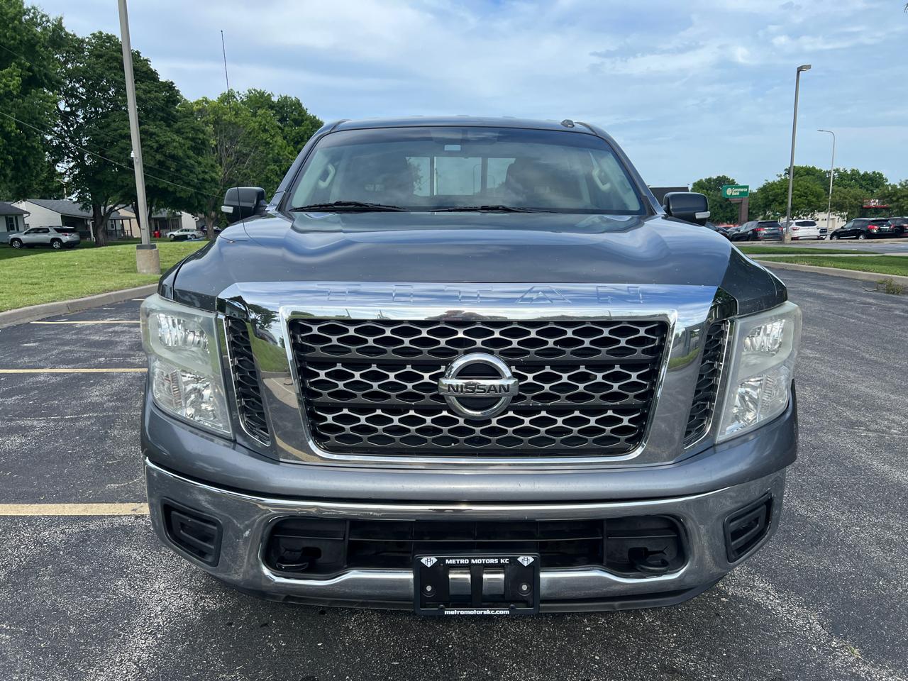 Nissan Titan 4x4 Crew Cab SV 2017