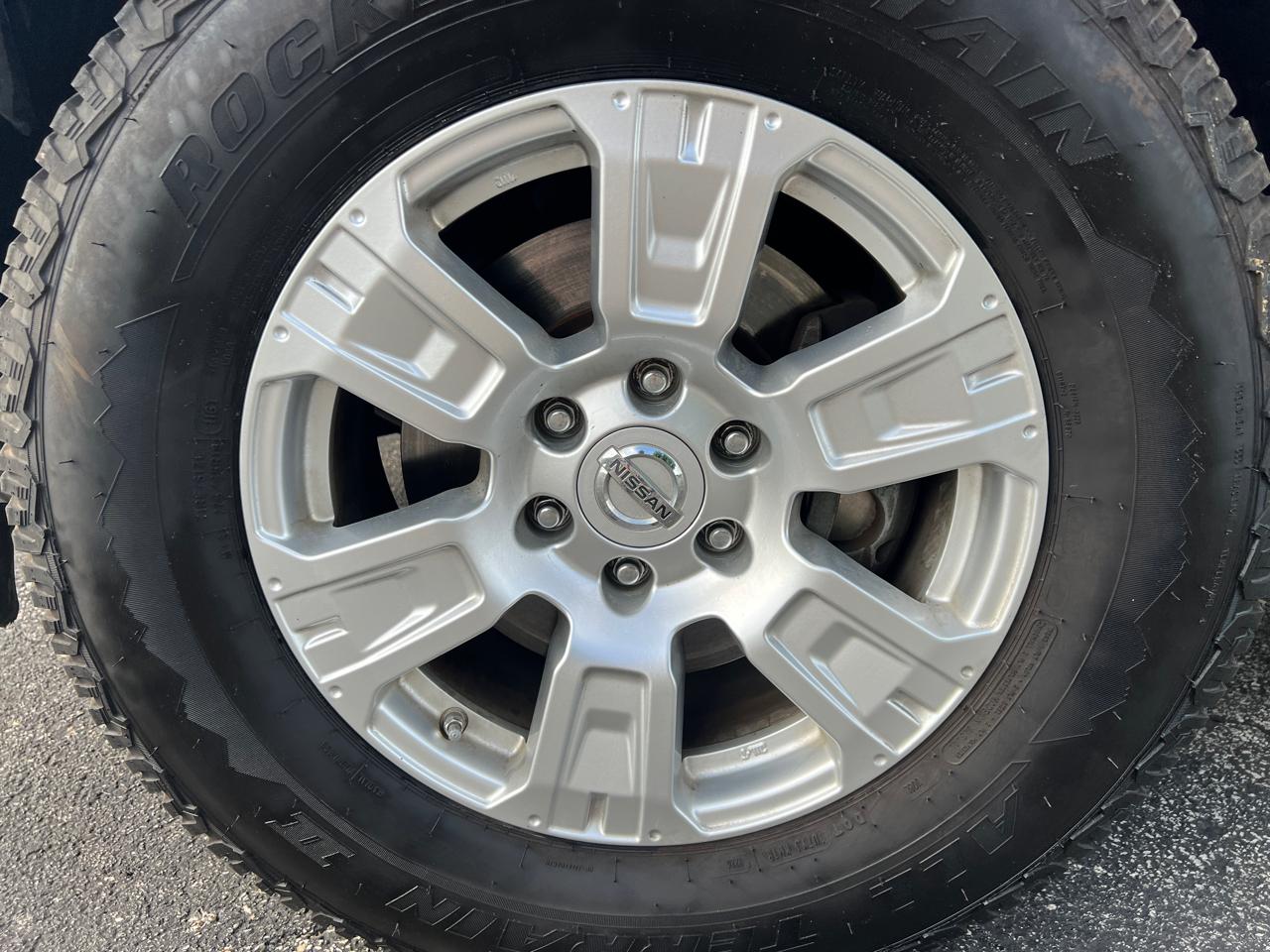 Nissan Titan 4x4 Crew Cab SV 2017