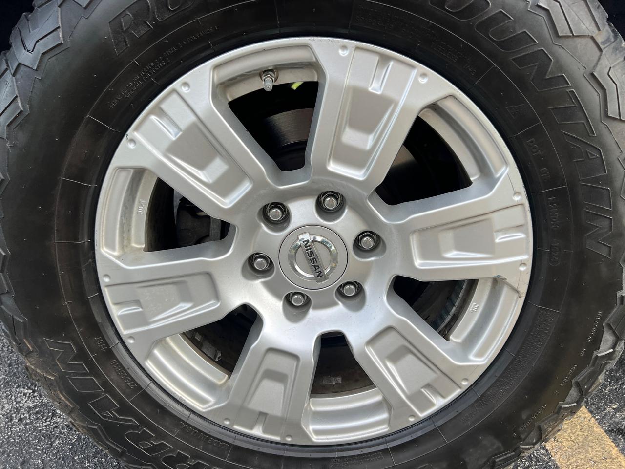Nissan Titan 4x4 Crew Cab SV 2017