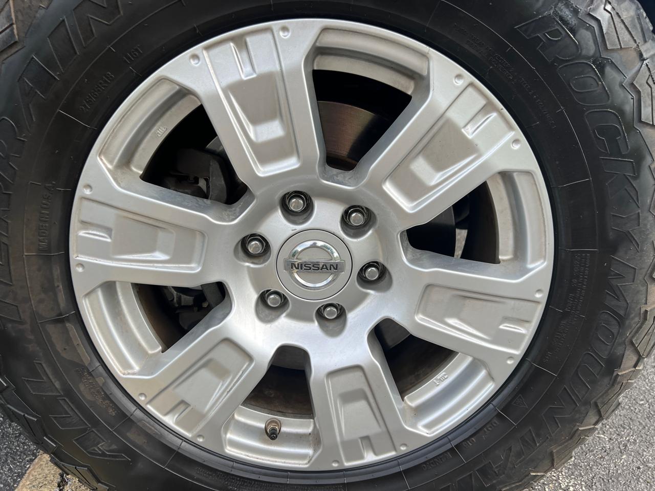 Nissan Titan 4x4 Crew Cab SV 2017