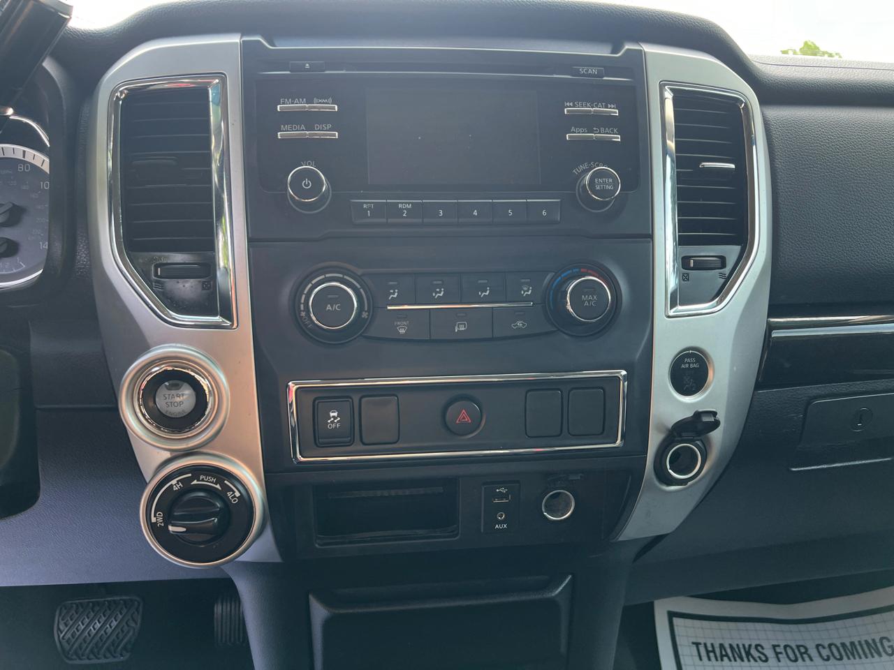 Nissan Titan 4x4 Crew Cab SV 2017