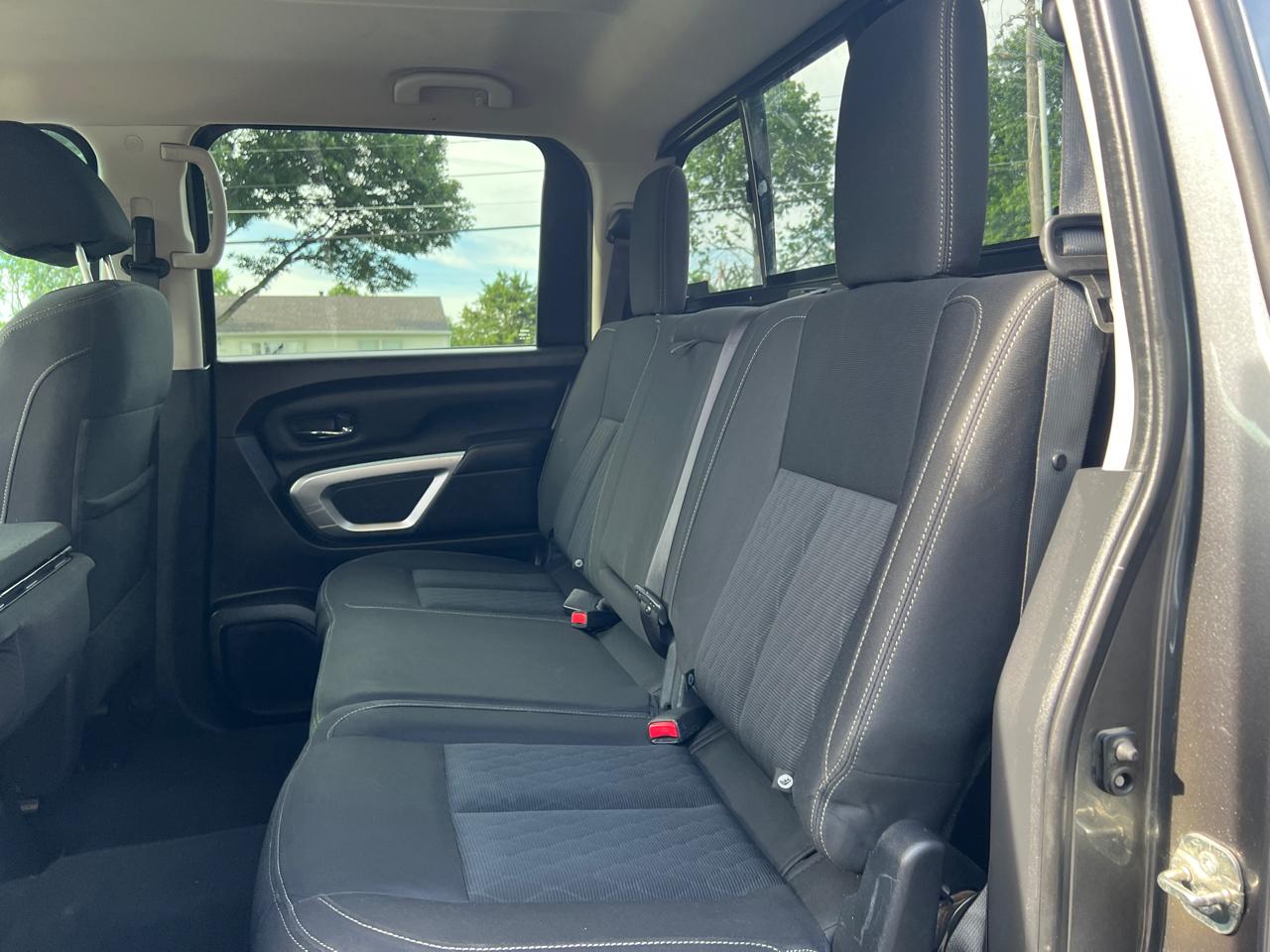 Nissan Titan 4x4 Crew Cab SV 2017