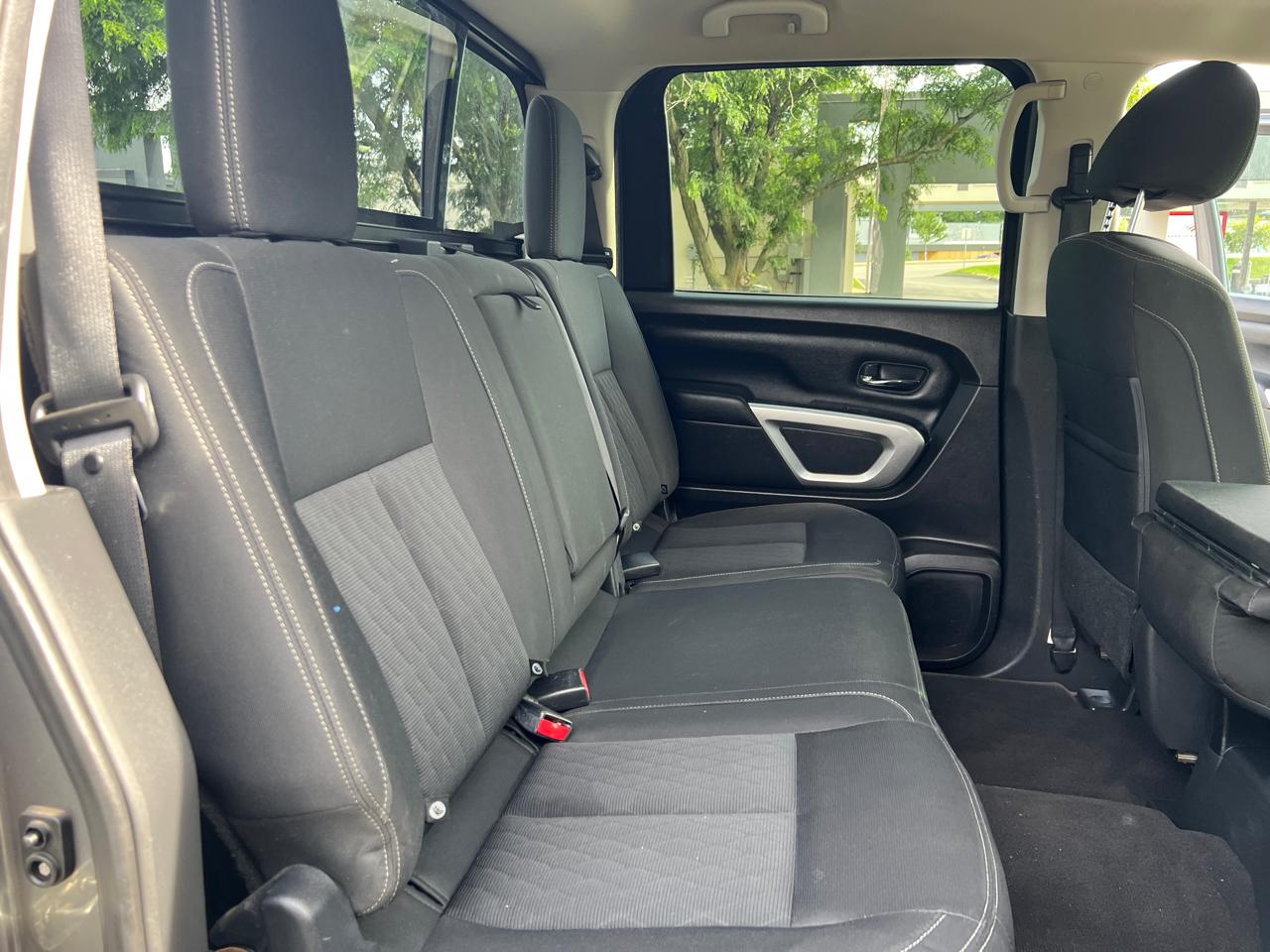 Nissan Titan 4x4 Crew Cab SV 2017