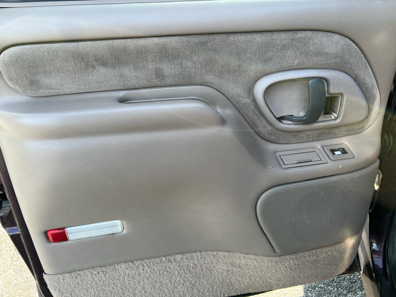 GMC Suburban 1500 4WD 1997