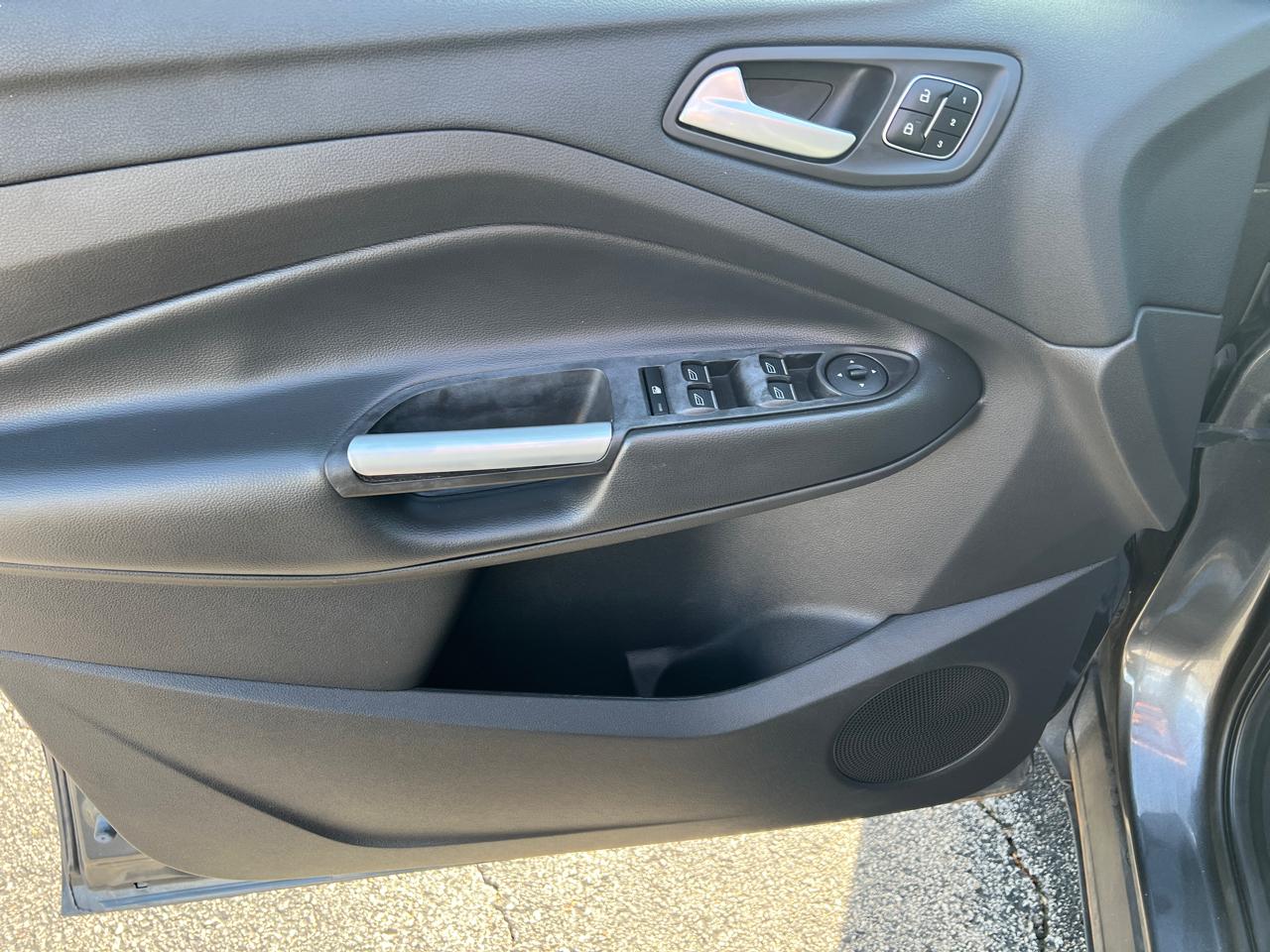 Ford Escape Titanium FWD 2017