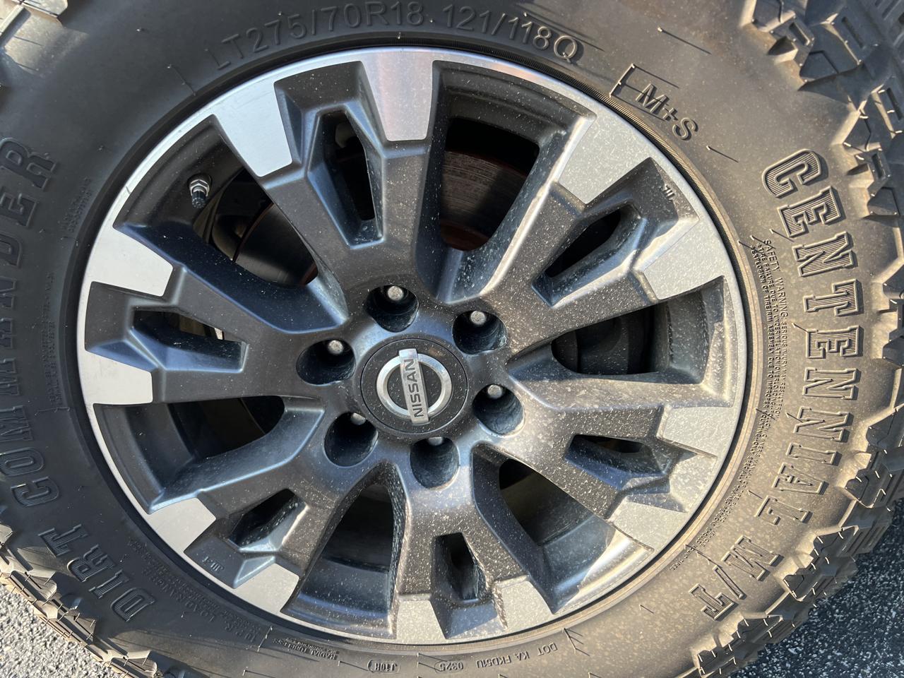 Nissan Titan 4x4 Crew Cab PRO-4X 2017