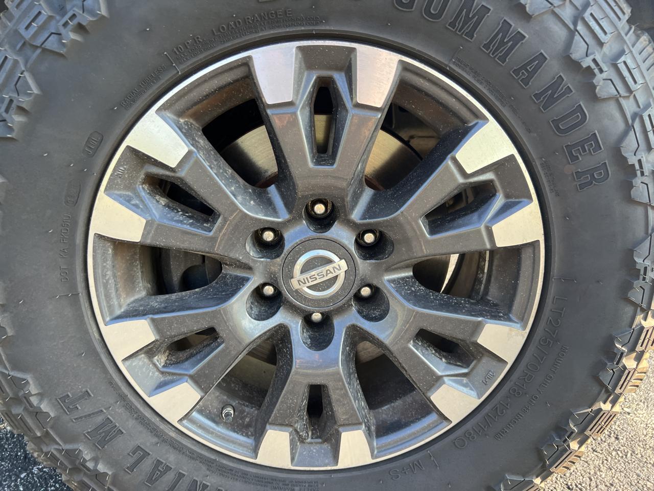 Nissan Titan 4x4 Crew Cab PRO-4X 2017