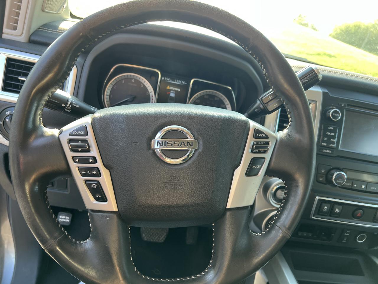 Nissan Titan 4x4 Crew Cab PRO-4X 2017
