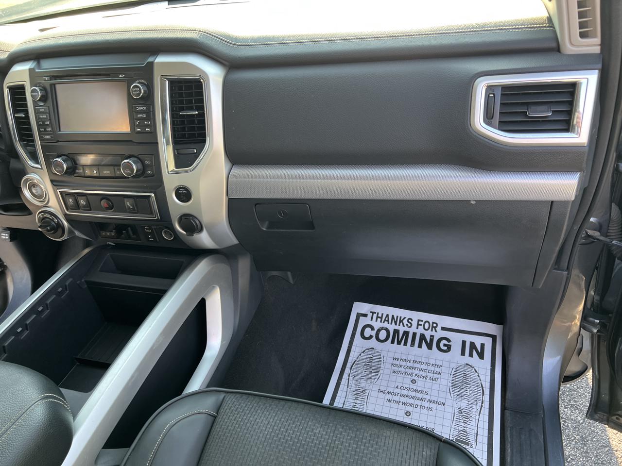 Nissan Titan 4x4 Crew Cab PRO-4X 2017
