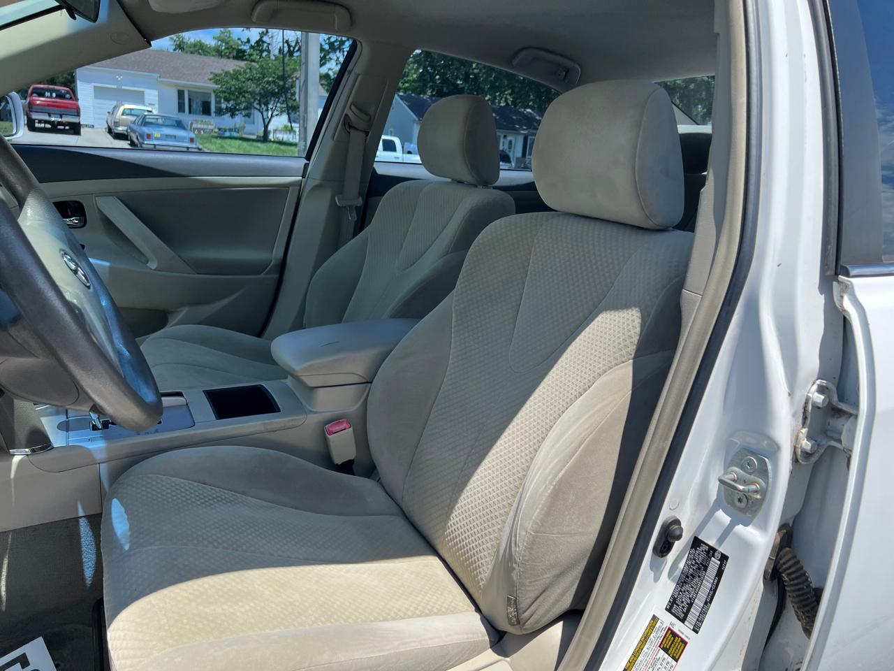 Toyota Camry 4dr Sdn I4 Auto LE (Natl) 2008