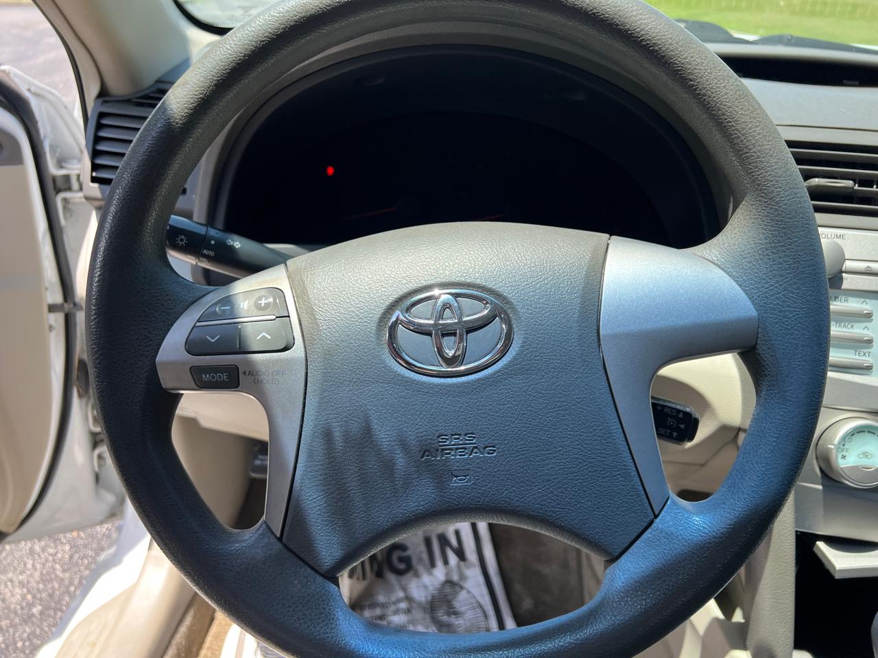 Toyota Camry 4dr Sdn I4 Auto LE (Natl) 2008