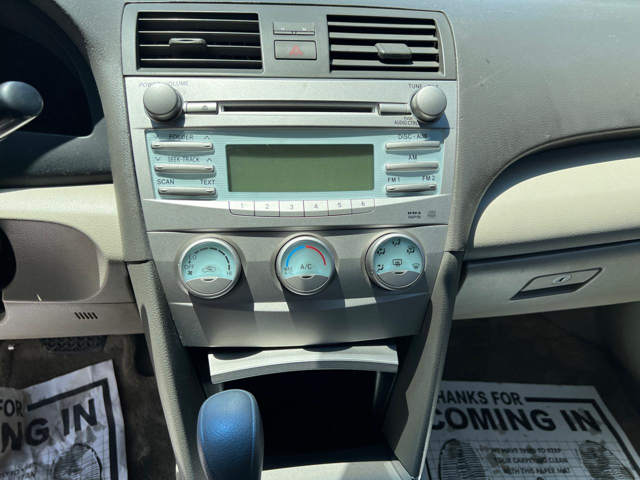 Toyota Camry 4dr Sdn I4 Auto LE (Natl) 2008