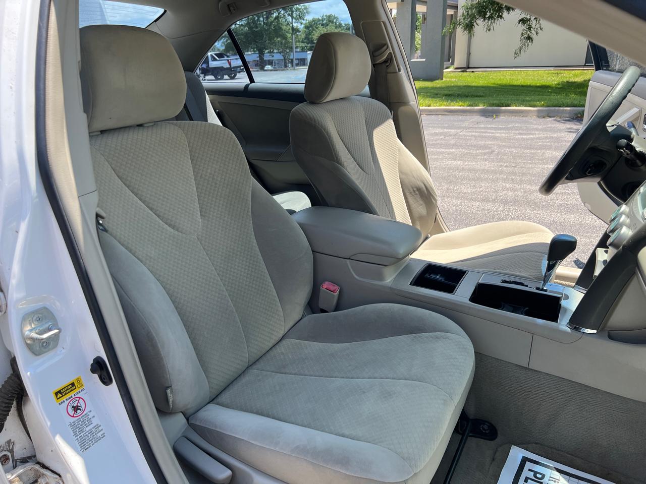 Toyota Camry 4dr Sdn I4 Auto LE (Natl) 2008