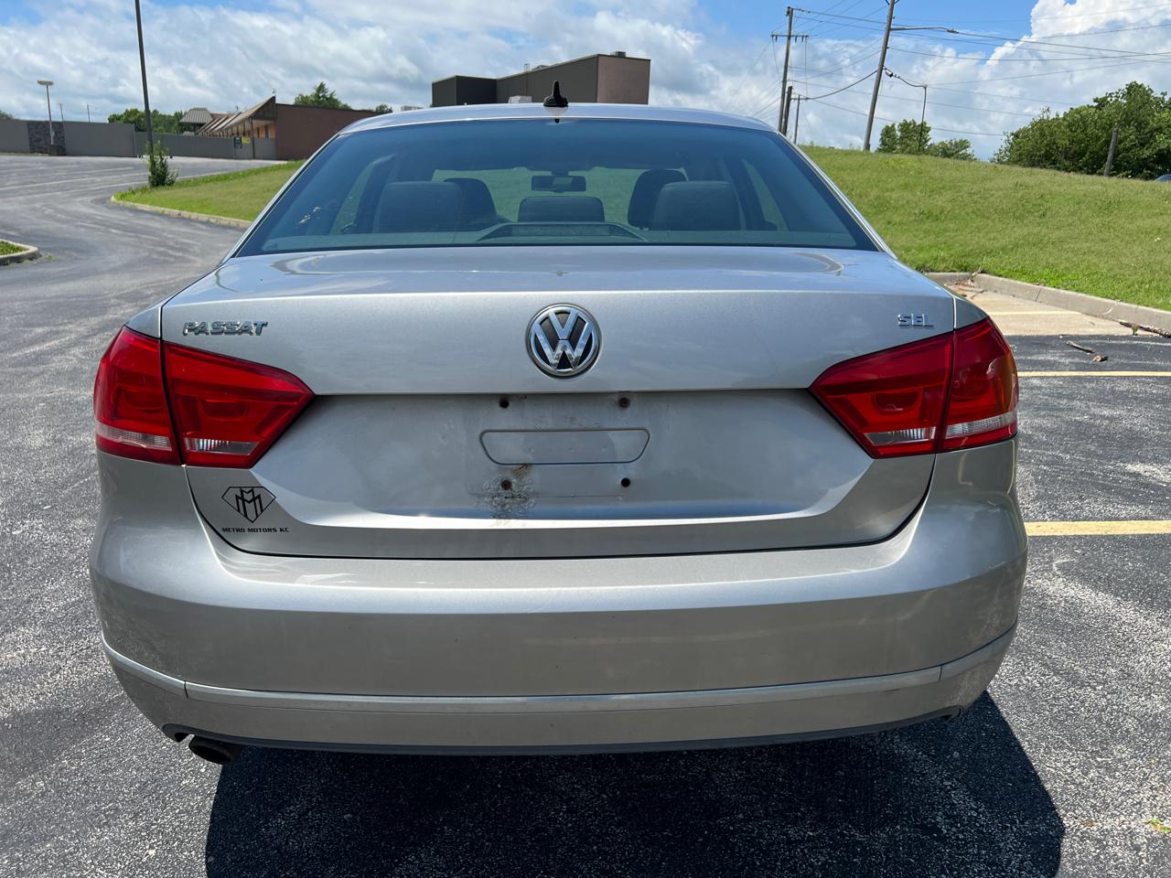 Volkswagen Passat 4dr Sdn 2.5L Auto SEL 2012