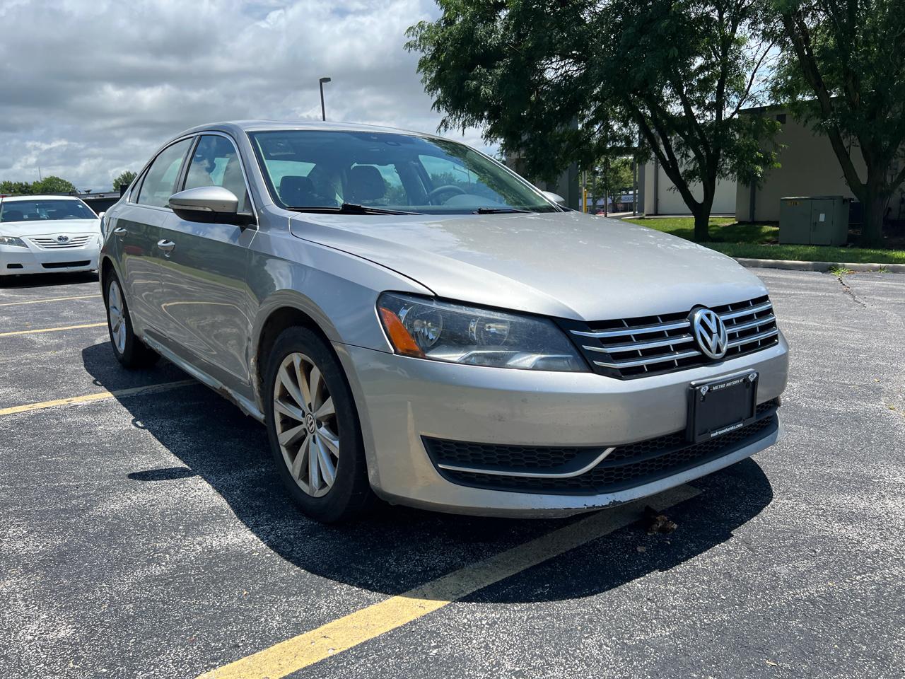 Volkswagen Passat 4dr Sdn 2.5L Auto SEL 2012