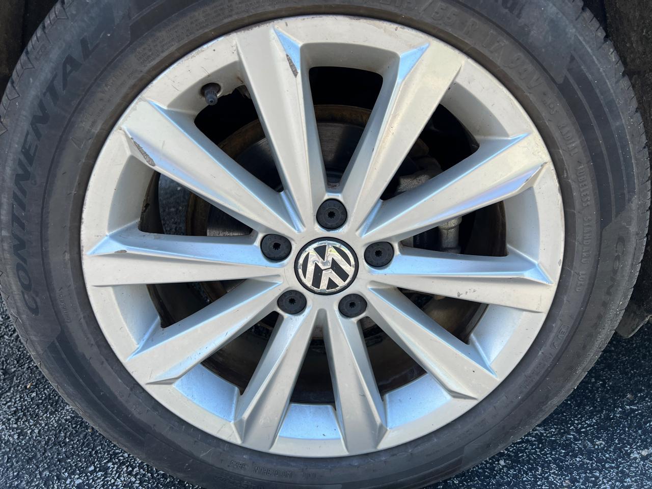 Volkswagen Passat 4dr Sdn 2.5L Auto SEL 2012