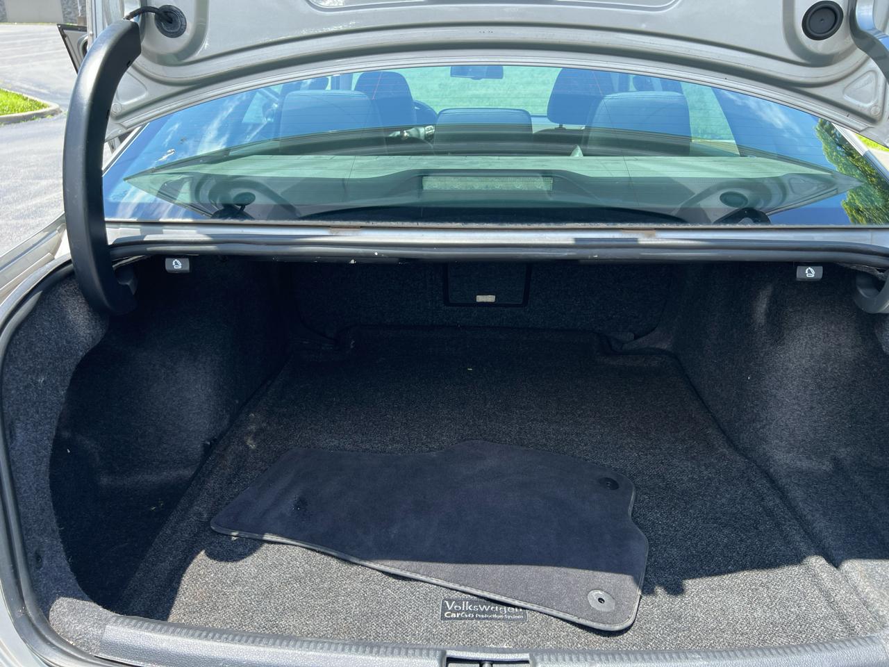 Volkswagen Passat 4dr Sdn 2.5L Auto SEL 2012