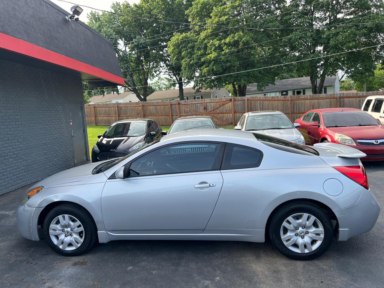 Nissan Altima 2dr Cpe I4 CVT 2.5 S 2009
