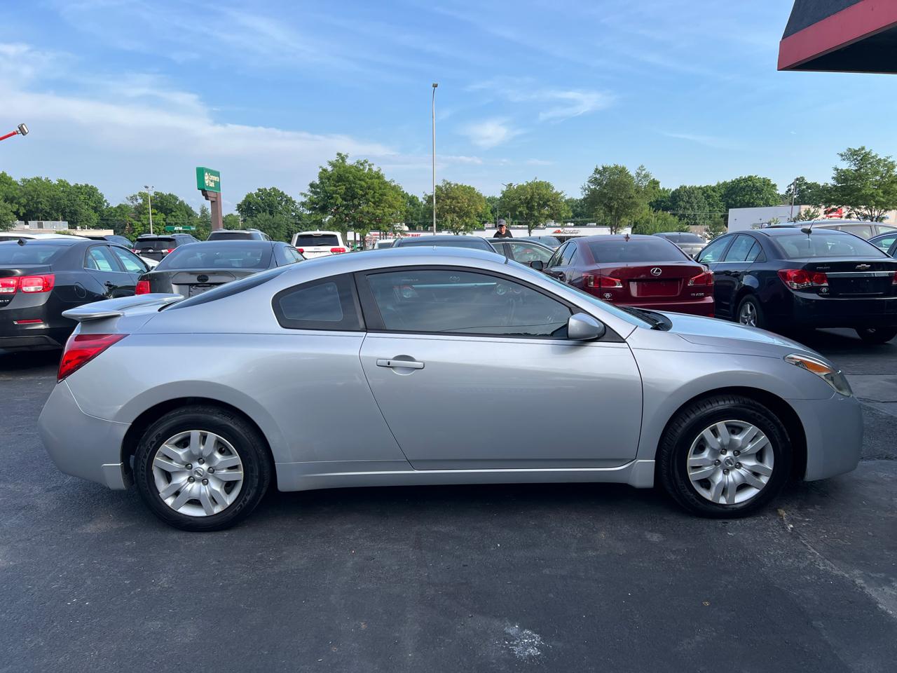 Nissan Altima 2dr Cpe I4 CVT 2.5 S 2009