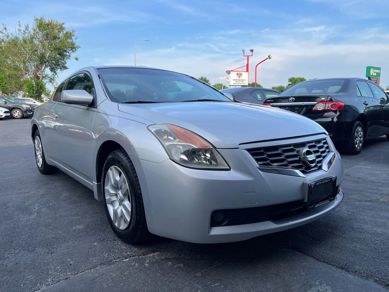 Nissan Altima 2dr Cpe I4 CVT 2.5 S 2009