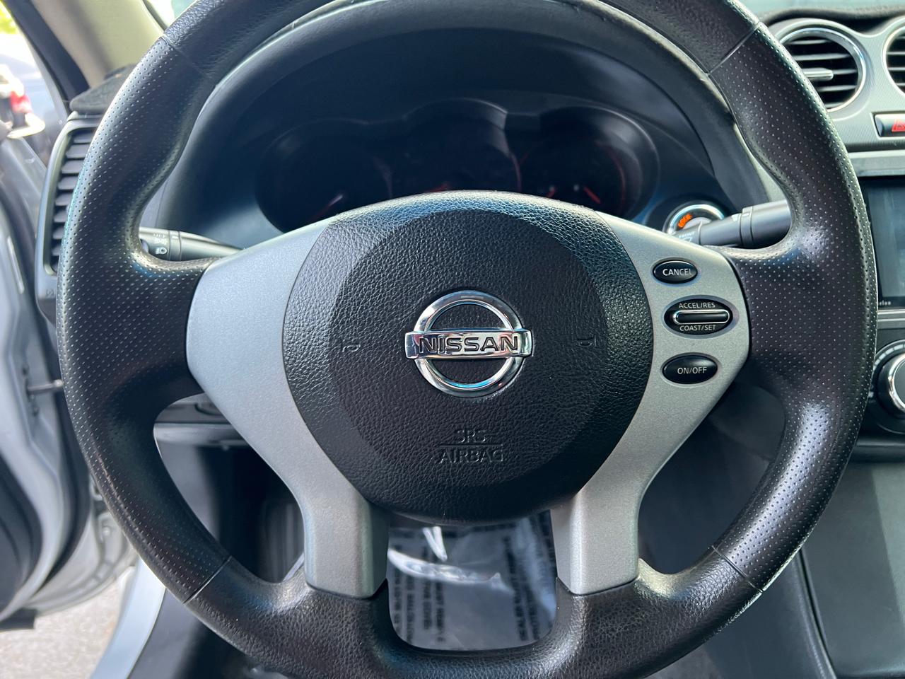 Nissan Altima 2dr Cpe I4 CVT 2.5 S 2009