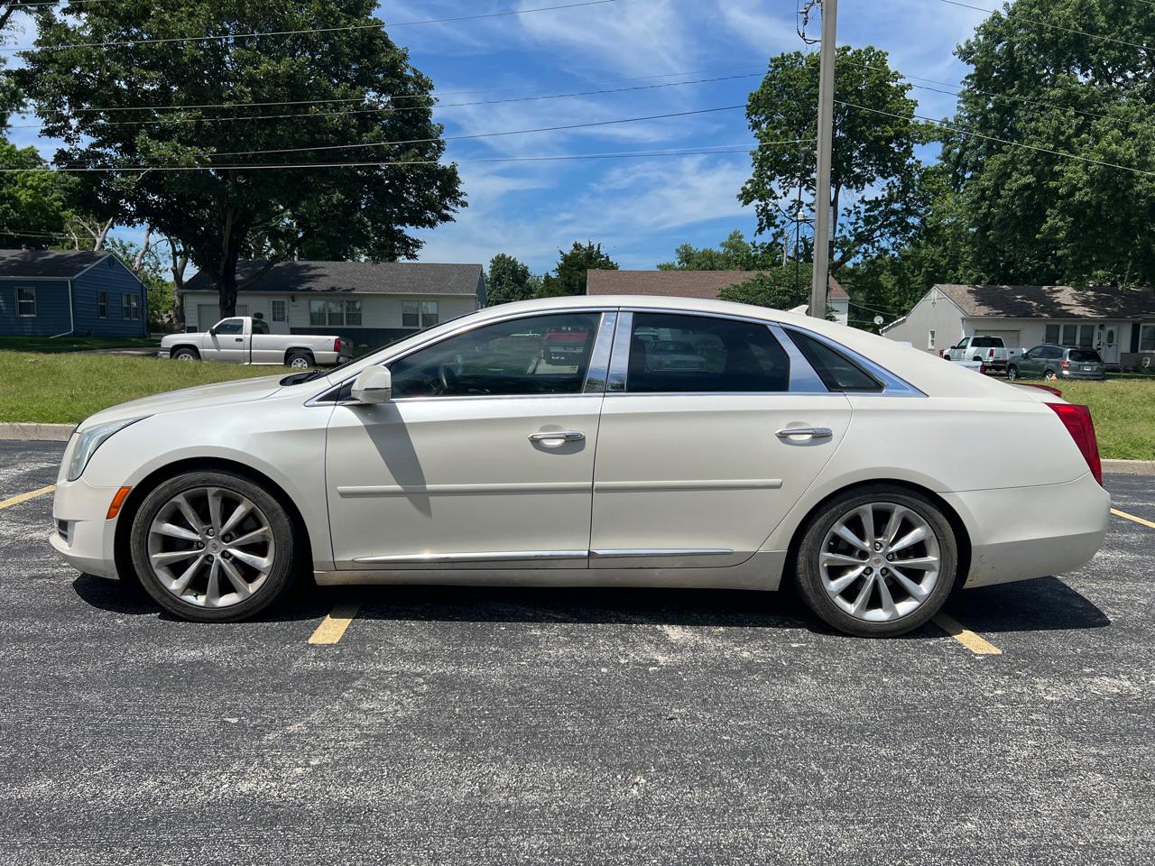 Cadillac XTS 4dr Sdn Luxury AWD 2013