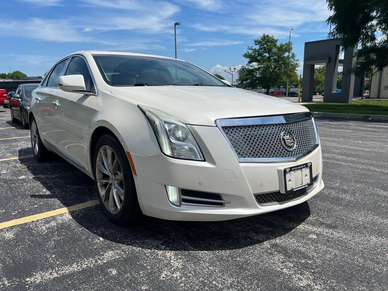 Cadillac XTS 4dr Sdn Luxury AWD 2013