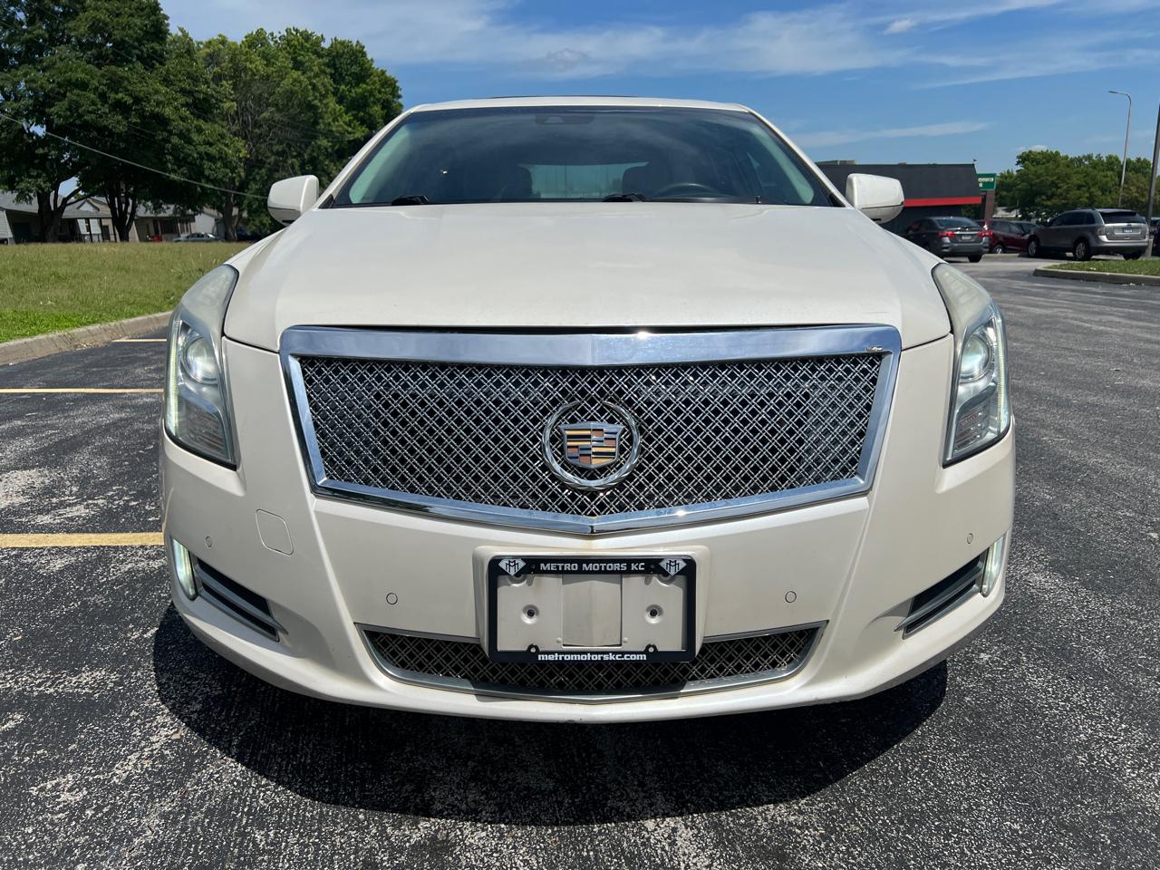 Cadillac XTS 4dr Sdn Luxury AWD 2013