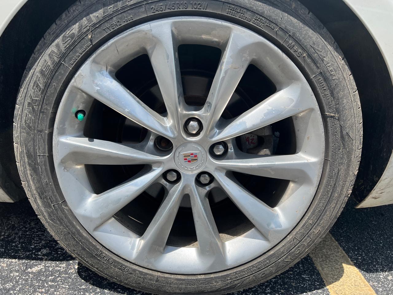 Cadillac XTS 4dr Sdn Luxury AWD 2013