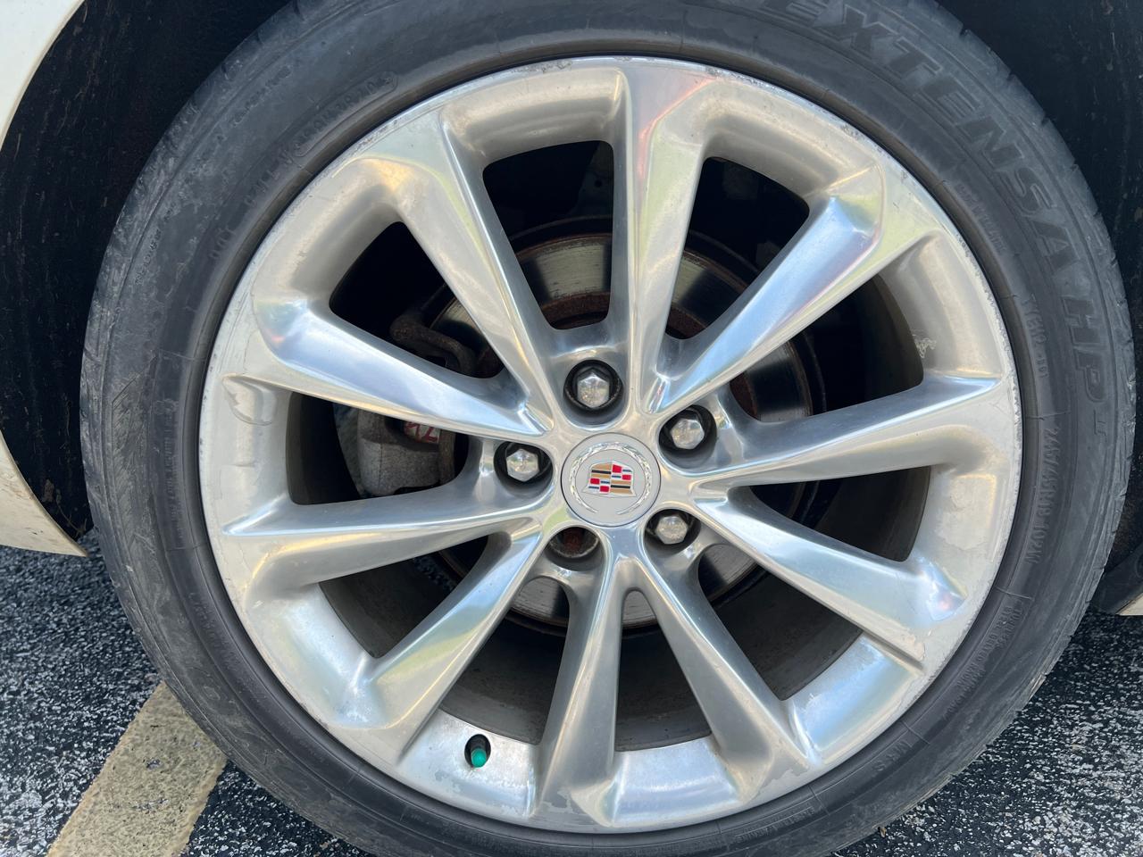 Cadillac XTS 4dr Sdn Luxury AWD 2013