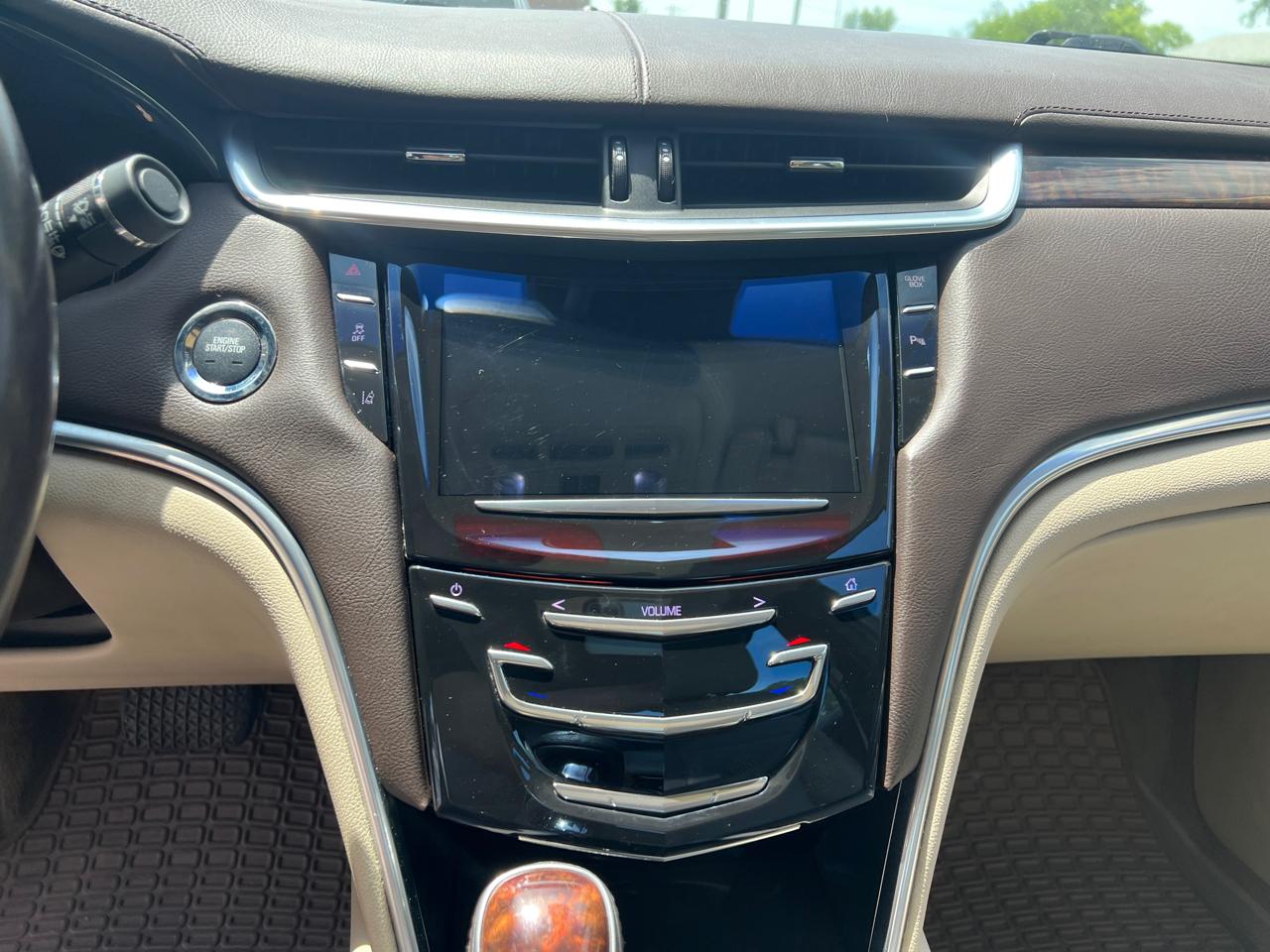Cadillac XTS 4dr Sdn Luxury AWD 2013